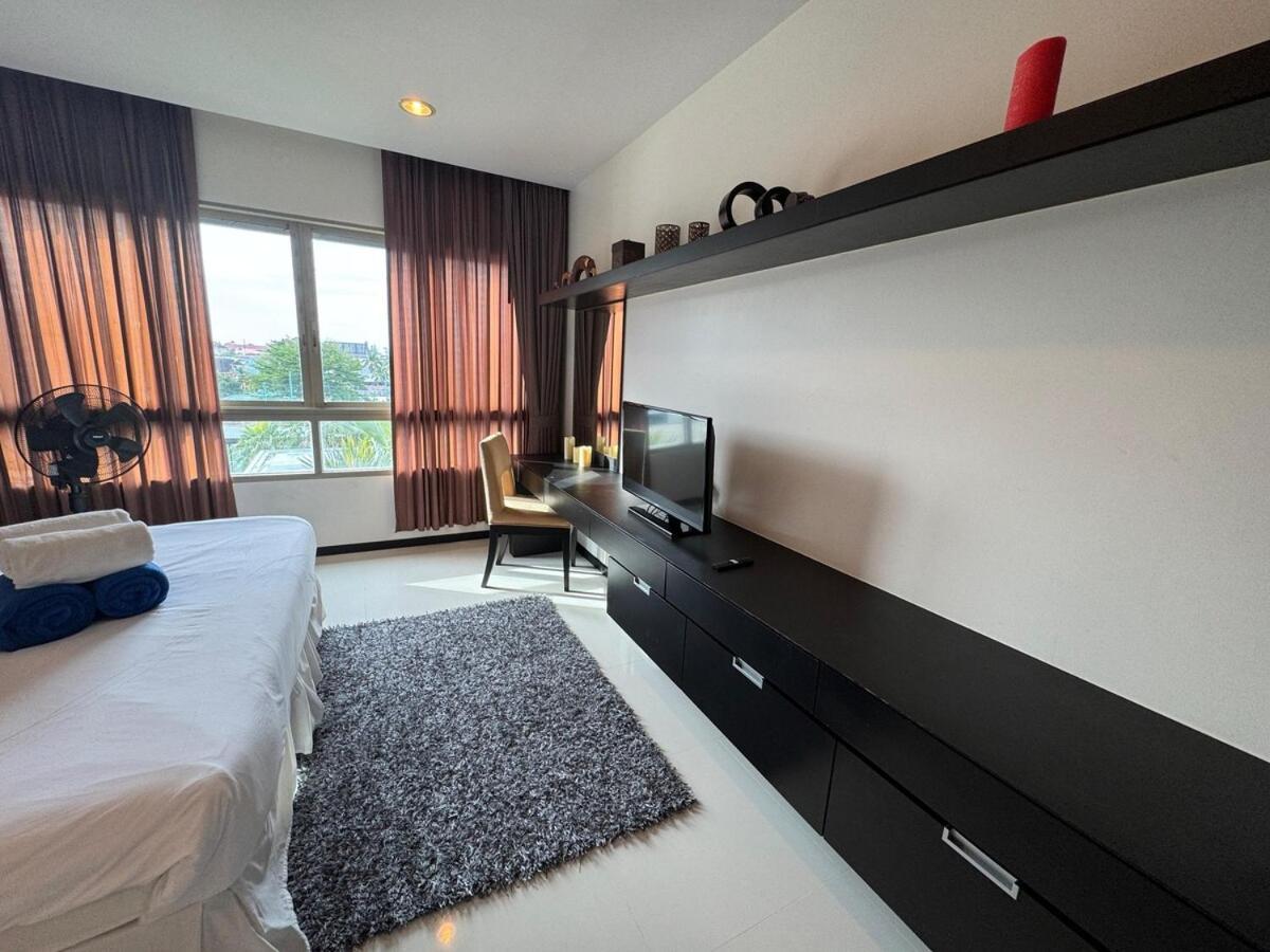 Modern 2-Bedroom Condo In Kamala Near The Beach Εξωτερικό φωτογραφία